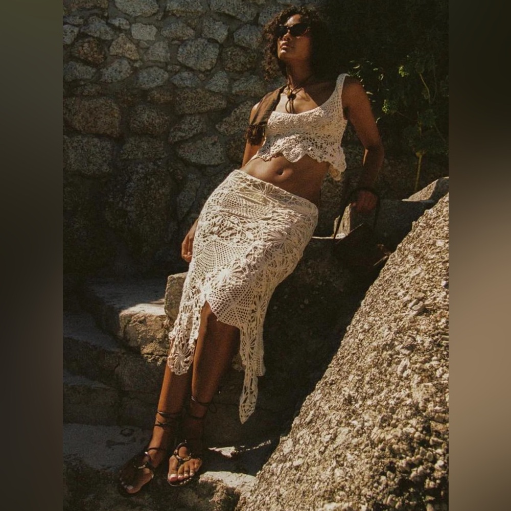 Indah Libra crochet top and Neptune skirt in vanilla - Picture 13 of 17
